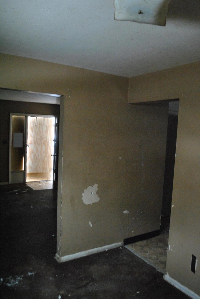 FFB132 Dining 194 Belvidere