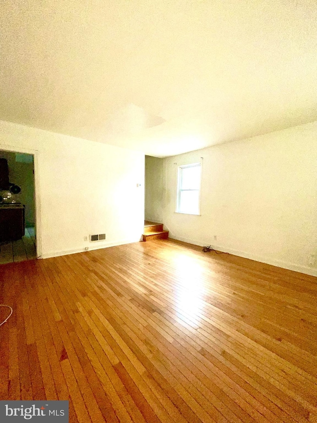 8634 Oakleigh Rd, Parkville, MD 21234 - photo 2