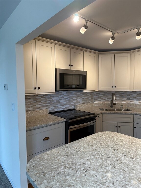 Charles River Towers unit 728, Watertown, MA 02472 - photo 2