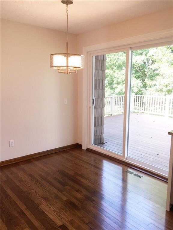 Eat in kitchen area