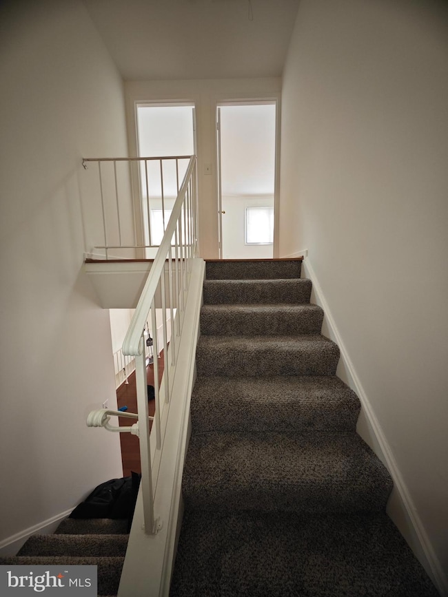 9813 Hellingly Place, Montgomery Village, MD 20886 - photo 3