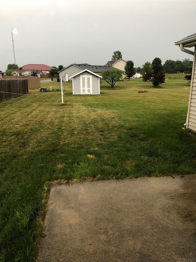 804 Thresher Run, Churubusco, IN 46723 - photo 5