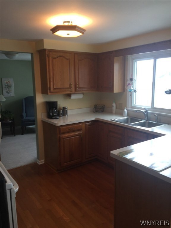 7274 Norman Rd, North Tonawanda, NY 14120 - photo 5