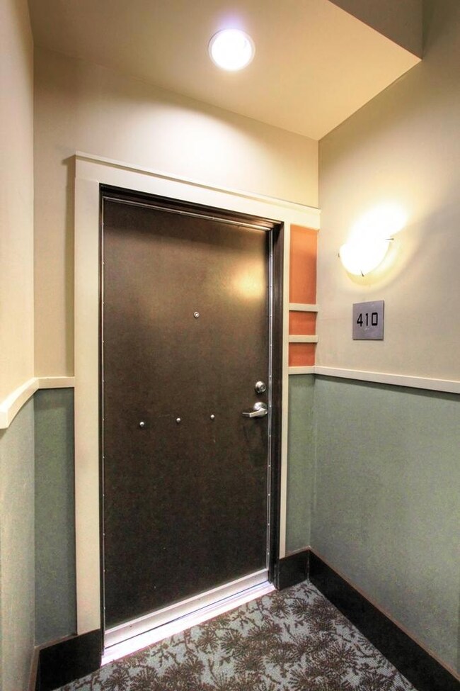 129 Walnut, #410 (2)