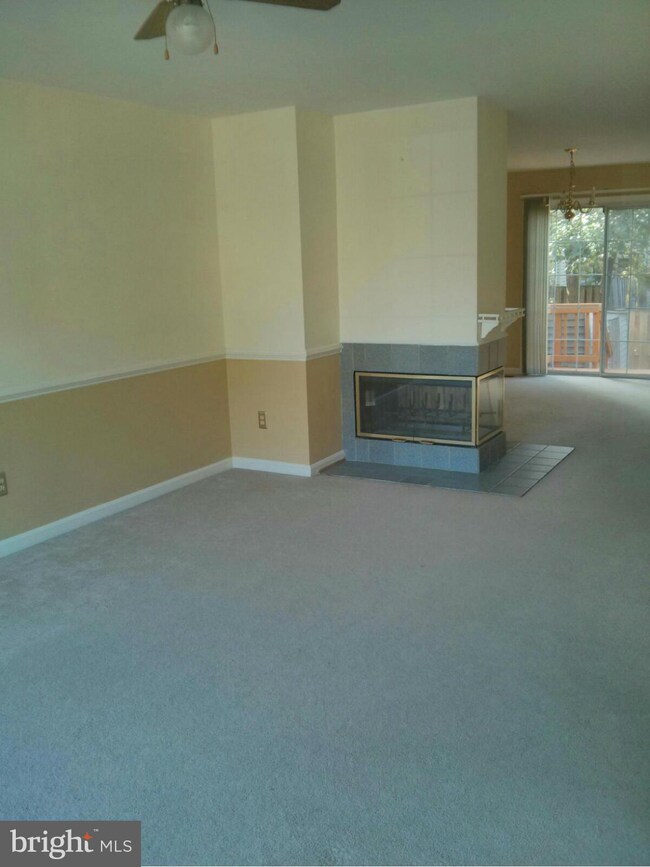 10847 Campaign Ct, Manassas, VA 20109 - photo 2