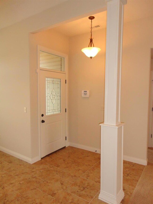 entry foyer 2.JPG