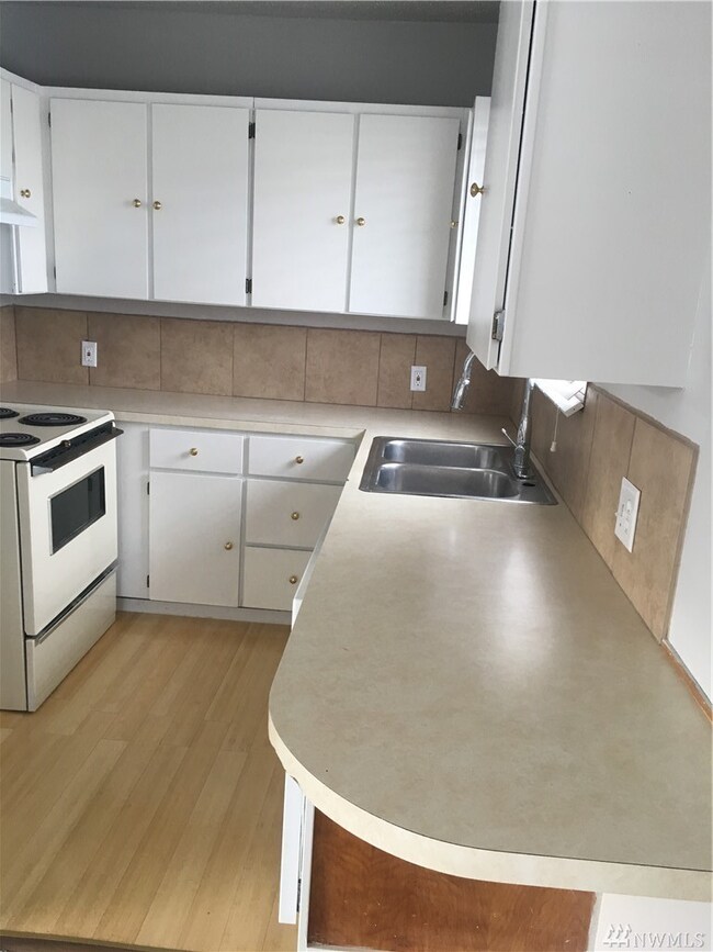 390 S Kentucky Ave, East Wenatchee, WA 98802 - photo 4