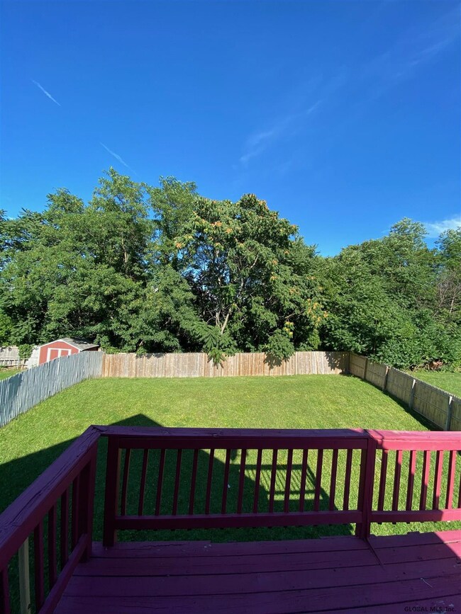 882 Lark Dr, Albany, NY 12210 - photo 5