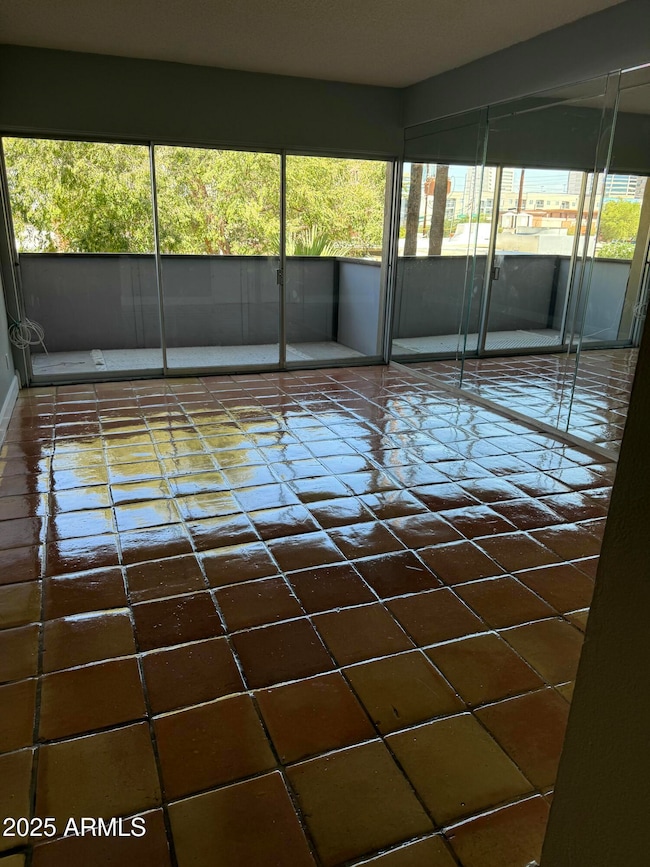 349 E Thomas Rd unit E207, Phoenix, AZ 85012 - photo 4