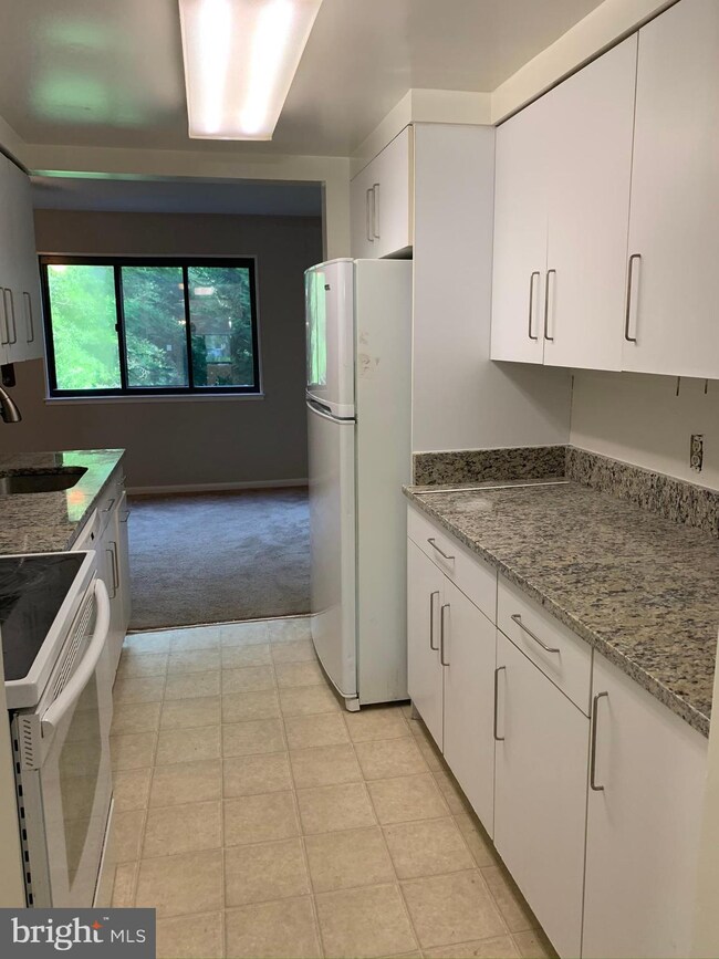 1547 Scandia Cir, Reston, VA 20190 - photo 7