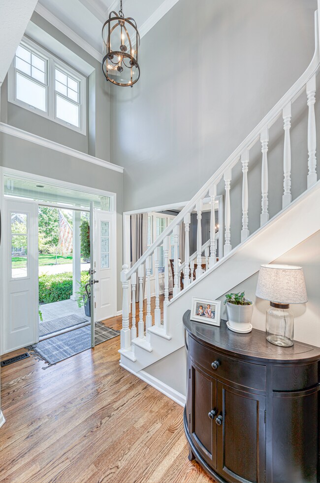 10205 Woods Edge Dr, Fishers, IN 46037 - photo 6