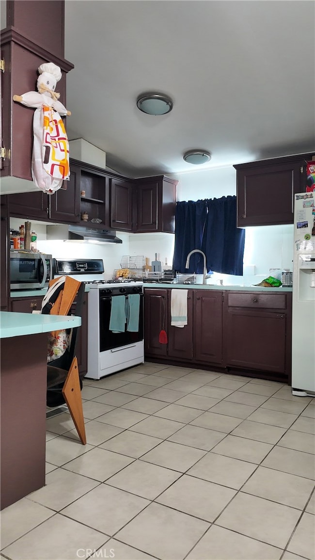 7560 Woodman Place unit 72, Van Nuys, CA 91405 - photo 4