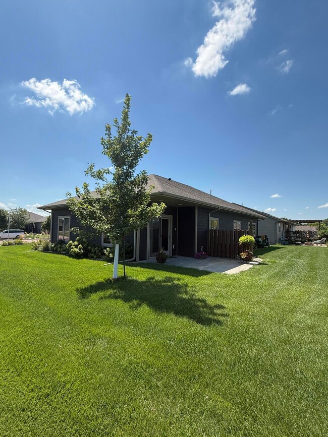 1816 Quiett Ln, Mitchell, SD 57301 - photo 5