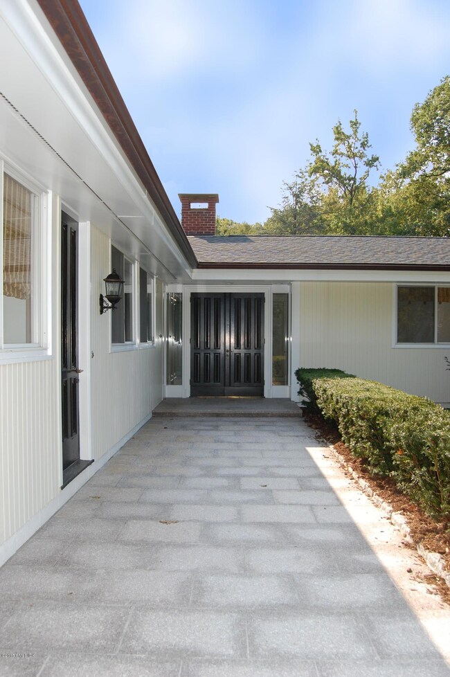 7 Lakewood Cir S, Greenwich, CT 06830 - photo 4