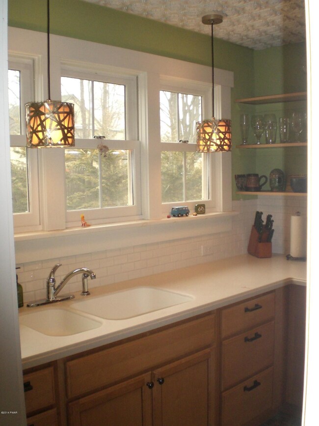 105 Blackberry Alley, Milford, PA 18337 - photo 2