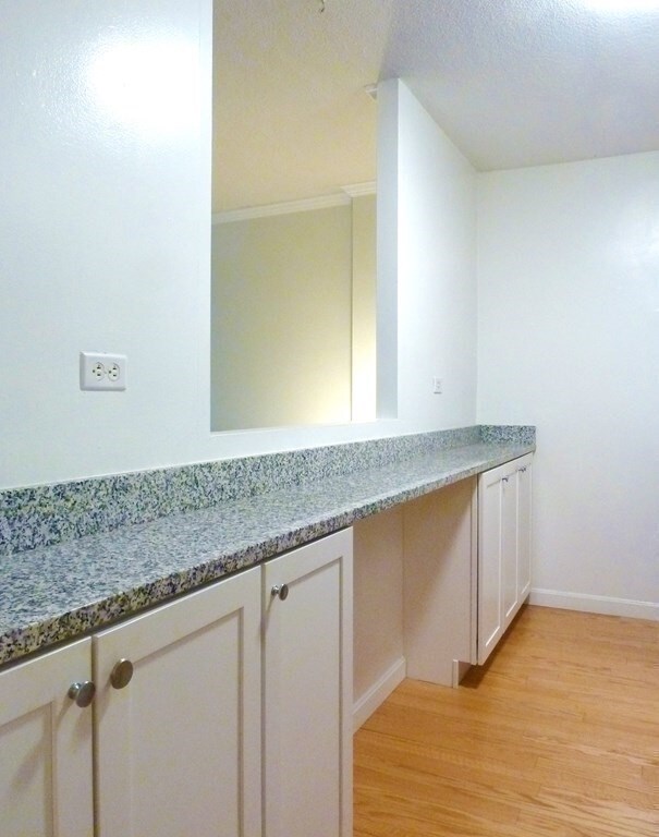 9 Hawthorne Place unit 8F, Boston, MA 02114 - photo 7