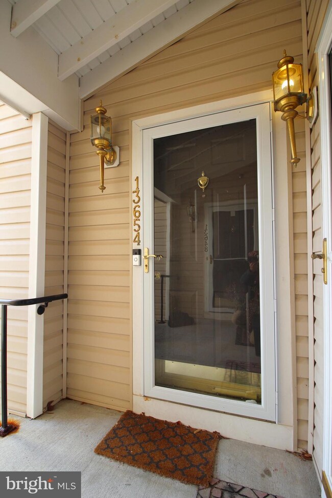 13654 Salk St unit 142, Herndon, VA 20171 - photo 2
