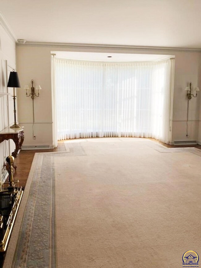 1550 SW Stratford Rd, Topeka, KS 66604 - photo 4