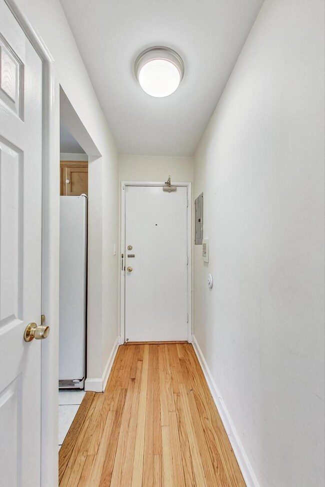 820 Seward St unit 2F, Evanston, IL 60202 - photo 3