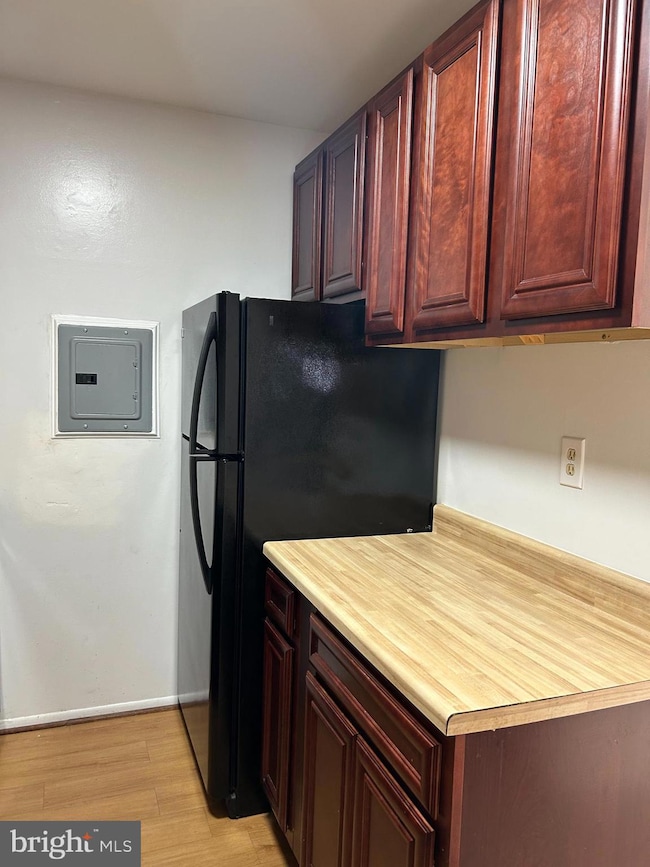 7617 Fontainebleau Dr, New Carrollton, MD 20784 - photo 5