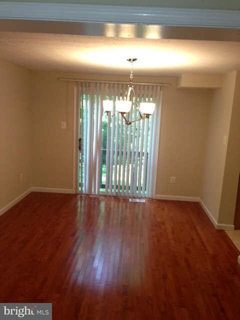 368 Shady Glen Dr, Capitol Heights, MD 20743 - photo 4