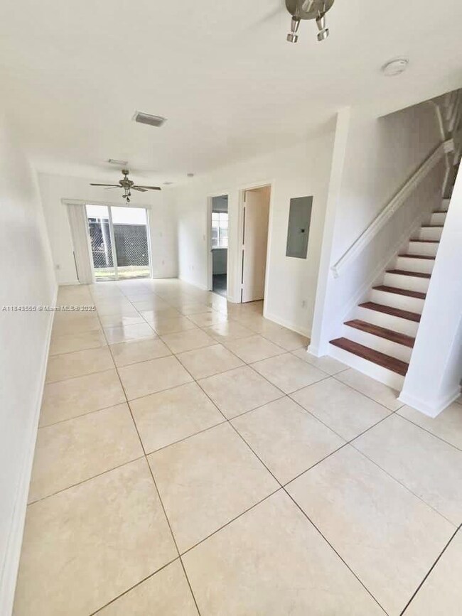 2184 NE 167th St unit 1110, North Miami Beach, FL 33162 - photo 2