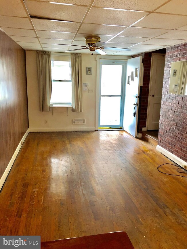 3832 Elm Ave, Baltimore, MD 21211 - photo 4