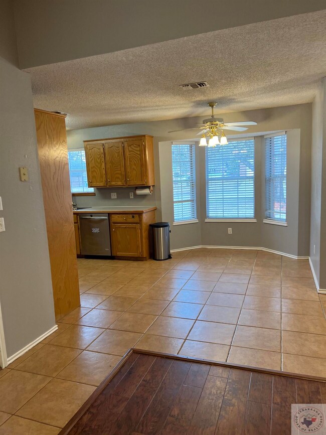 3015 Newport Ave, Texarkana, TX 75503 - photo 6