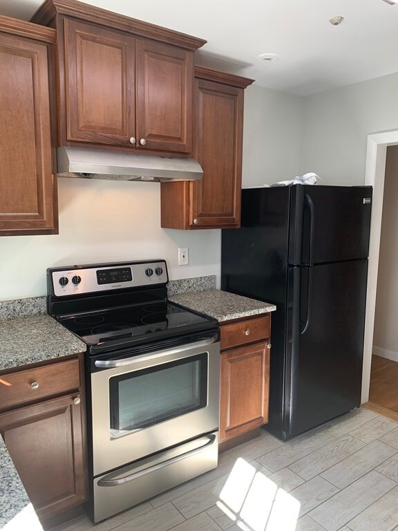 168 White St unit 168, South Weymouth, MA 02190 - photo 2