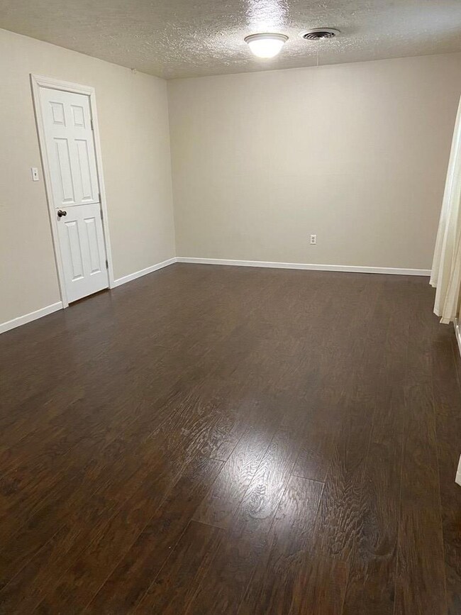 4217 Noralee St, Bay City, TX 77414 - photo 5