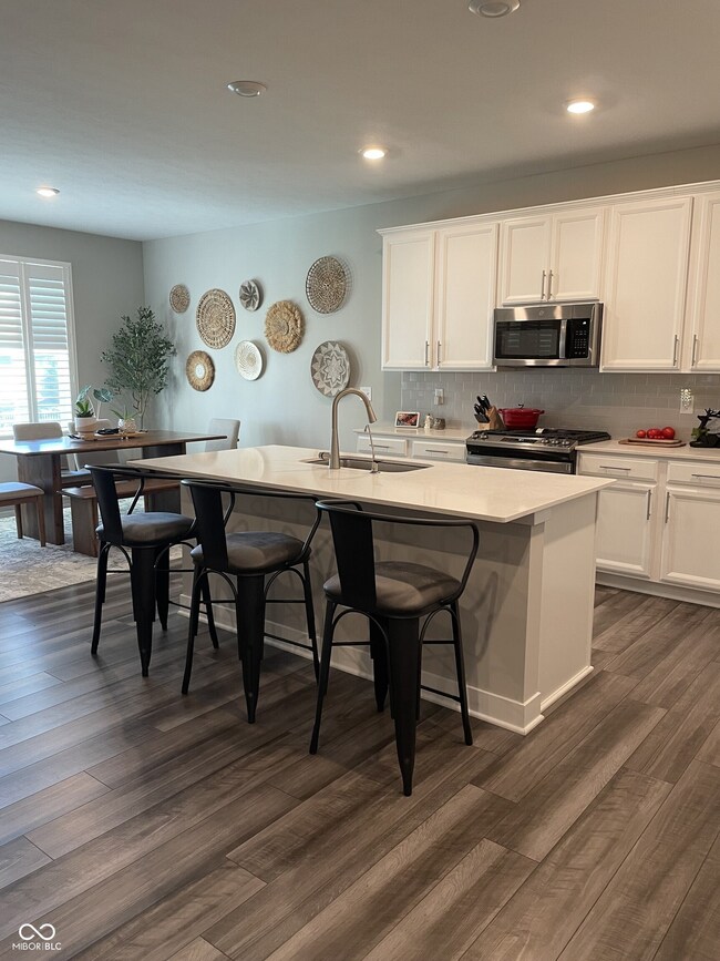 3613 Chalmers Dr, Bargersville, IN 46106 - photo 4