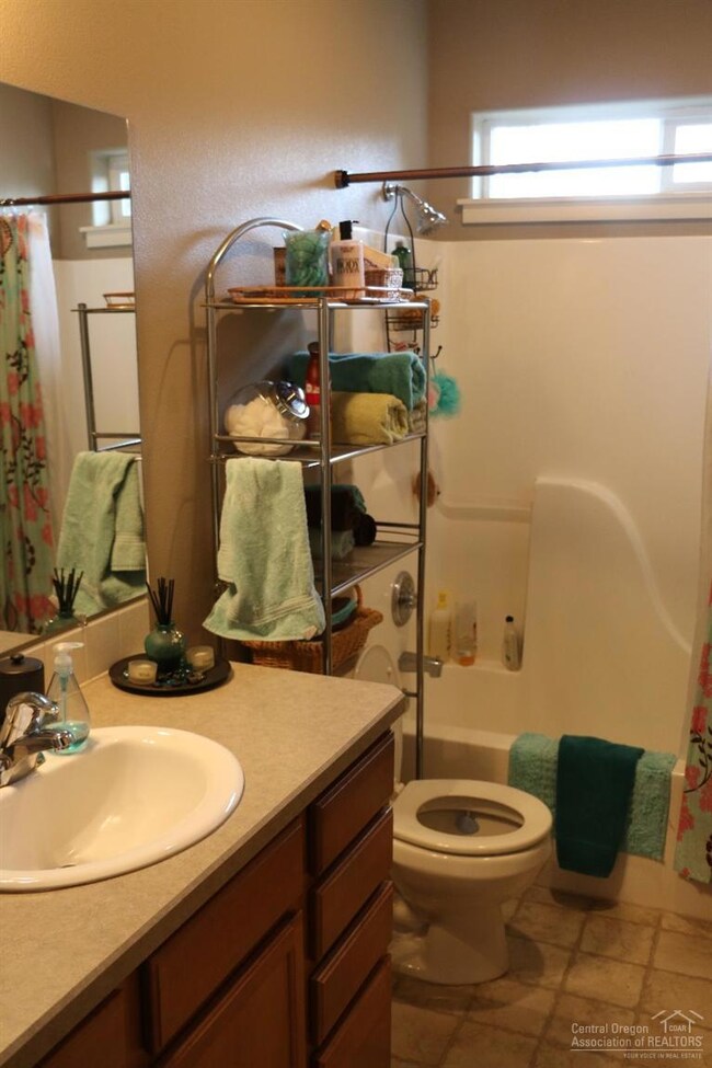 unlisted-address, Bend, OR 97701 - photo 6