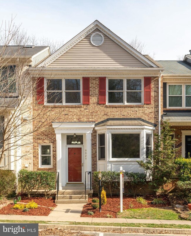 9025 Golden Sunset Ln, Springfield, VA 22153 - photo 2