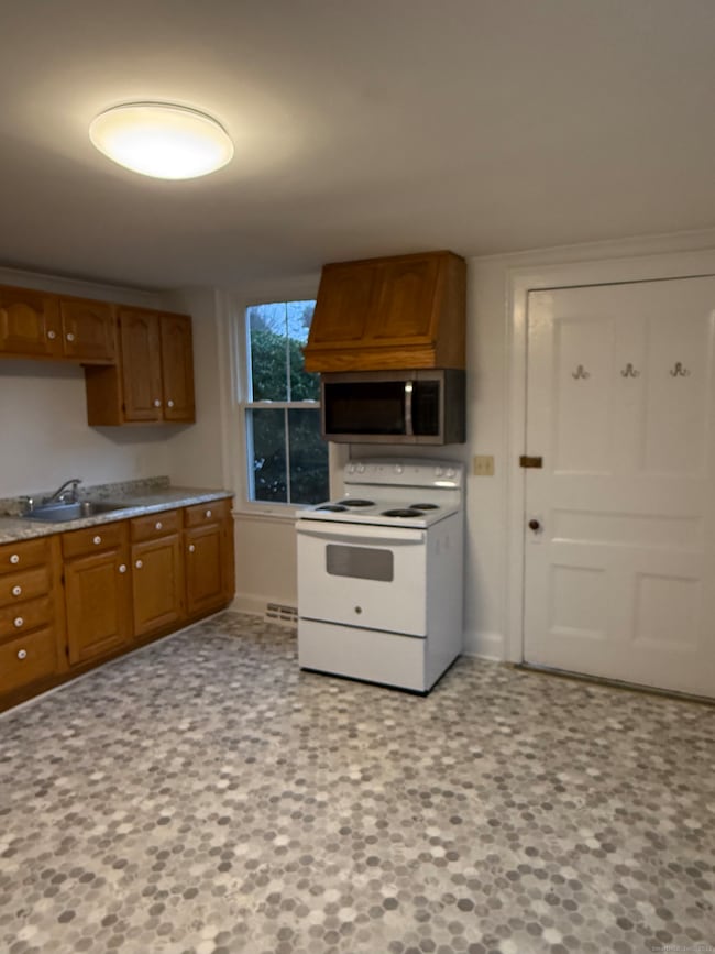 259 Old Whitfield St unit 1, Guilford, CT 06437 - photo 7