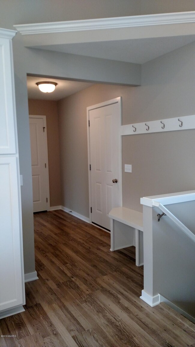 11863 Hickoryrow Dr, Holland, MI 49424 - photo 5