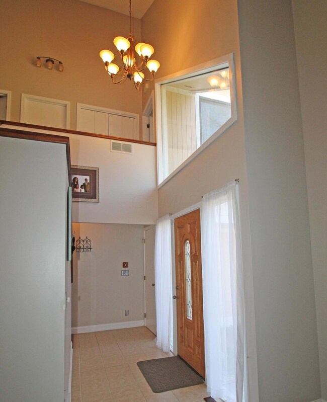 2 story Foyer