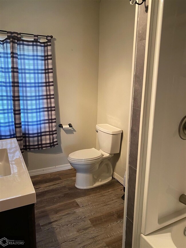 205 Clinton St, Liscomb, IA 50148 - photo 7