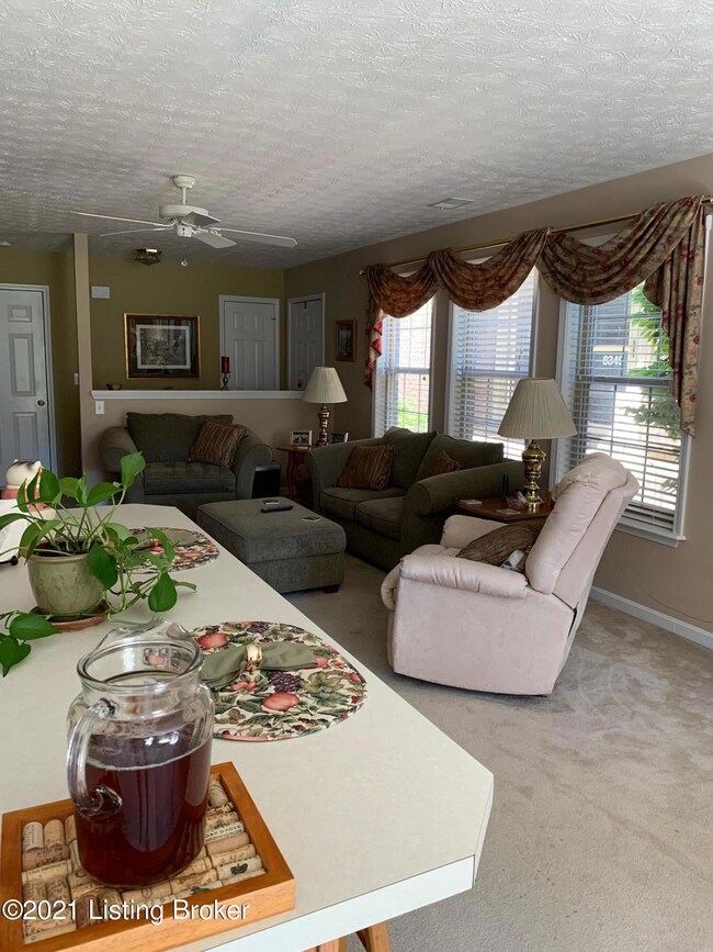 8338 Grand Trevi Dr, Louisville, KY 40228 - photo 3