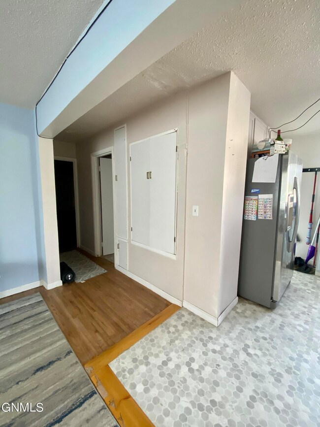 518 2nd St SE, Jamestown, ND 58401 - photo 5