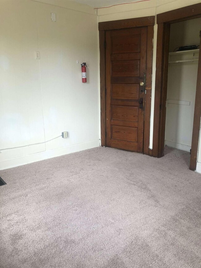 423 S Fess Ave unit 6, Bloomington, IN 47401 - photo 6