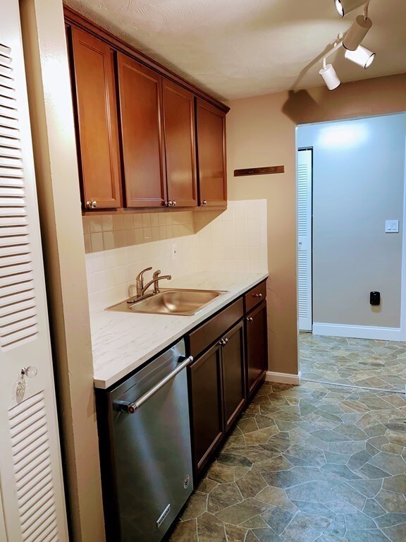 127 King St unit 108, Franklin, MA 02038 - photo 3