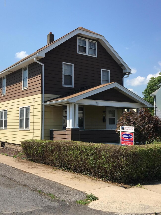 Front of House 003