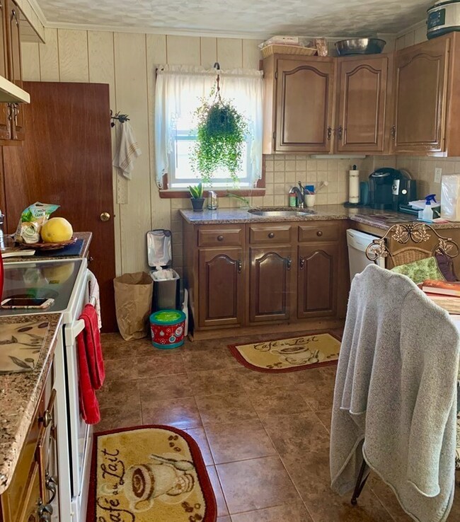 12 Beacon St unit 2, Salem, MA 01970 - photo 4