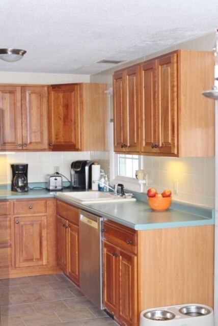 3 Marquis Ave, Claremont, NH 03743 - photo 4