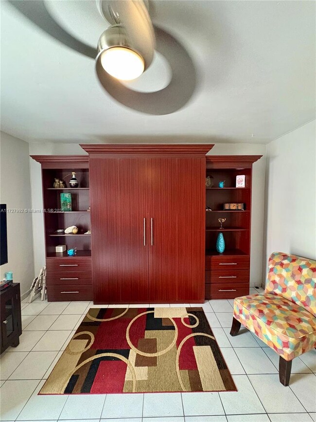 Built in Murphy bed