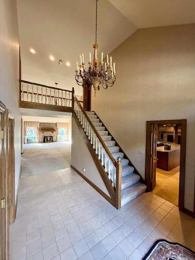 2165 Partlow Dr, Columbus, OH 43220 - photo 2