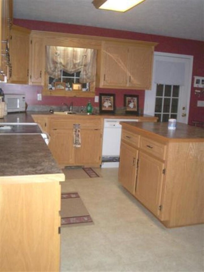 1169 Hurricane Creek Rd, Stewart, TN 37175 - photo 7