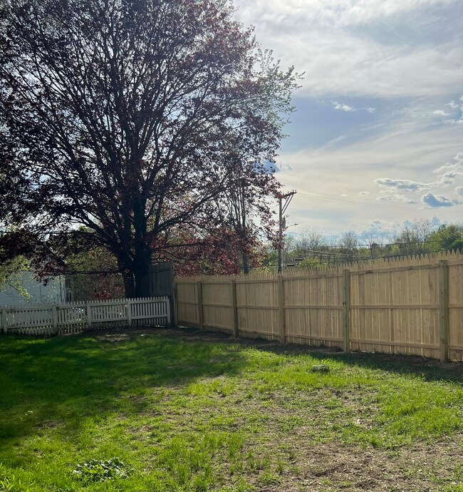 78 Elm St, Mechanic Falls, ME 04256 - photo 3