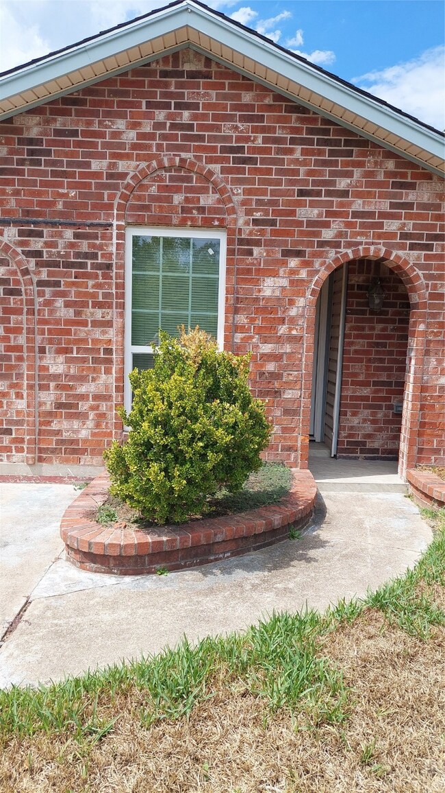 8223 Westcott Rd, Houston, TX 77016 - photo 4