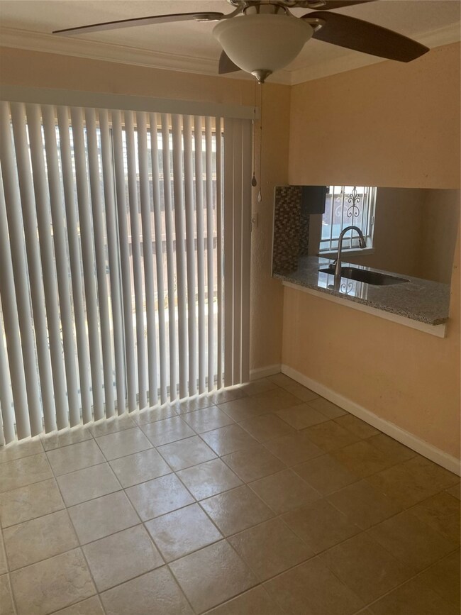 9350 Country Creek Dr unit 1, Houston, TX 77036 - photo 5